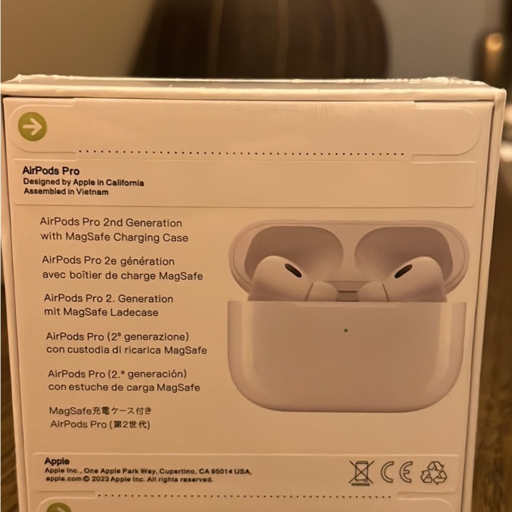 Airpods Pro 2nd gen - Picture 2 of 5